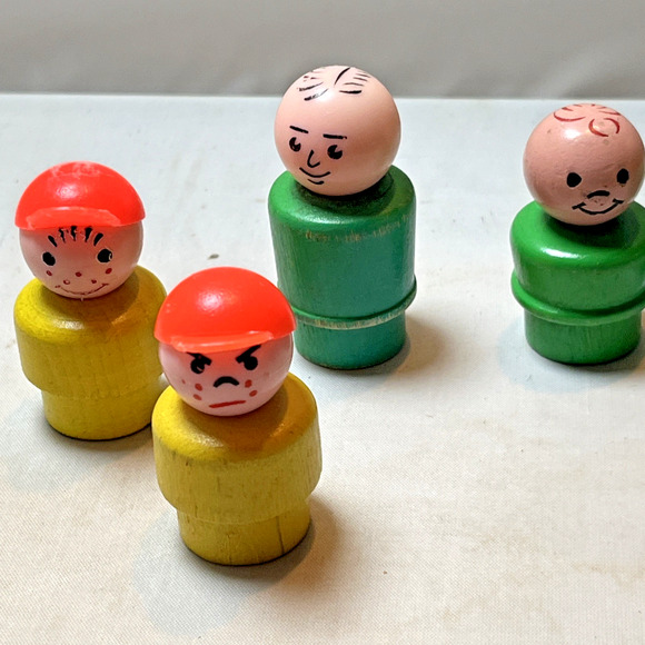 Vintage Fisher Price Little People Lot of 11 Figures Wood Bottom 1960s early 70s - Picture 4 of 4